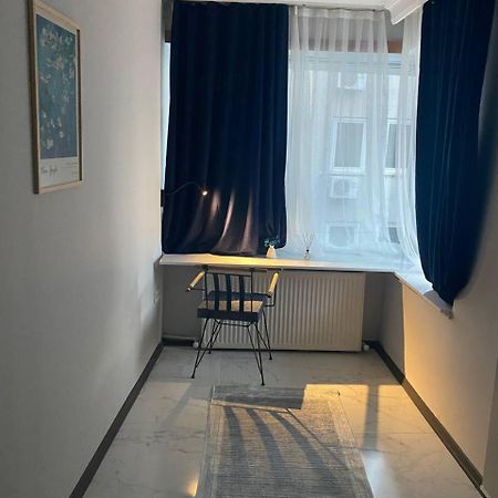 Room In A Digital Nomad House 107 Istanbul Bagian luar foto