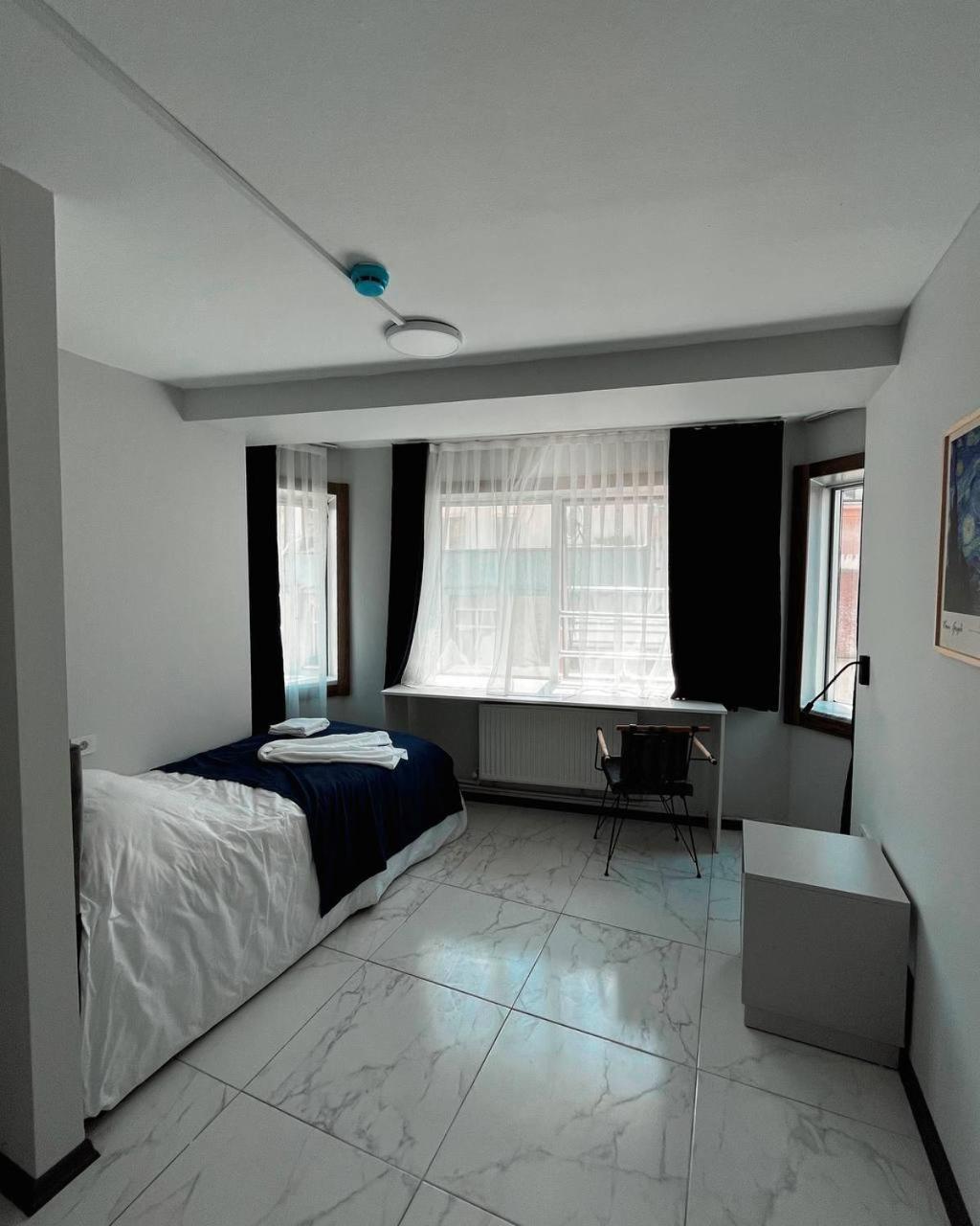 Room In A Digital Nomad House 107 Istanbul Bagian luar foto